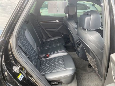 Used 2018 Audi SQ5 Premium Plus w/ Navigation Package image 27