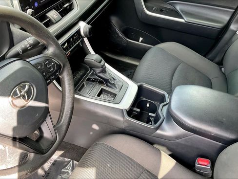 Used 2025 Toyota RAV4 LE FWD image 17