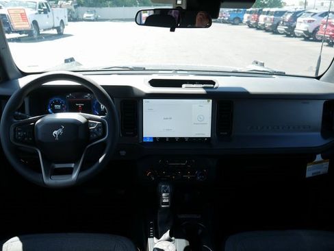 New 2025 Ford Bronco 4-Door image 4