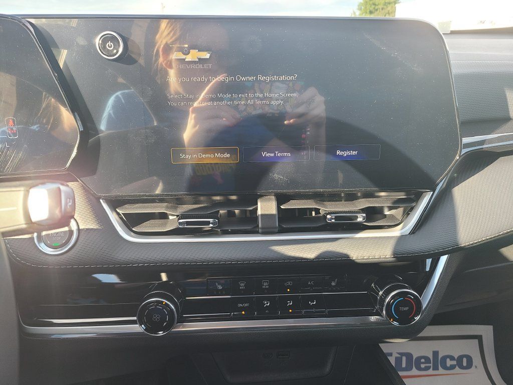 New 2027 Chevrolet Equinox LT AWD/4WD image 3
