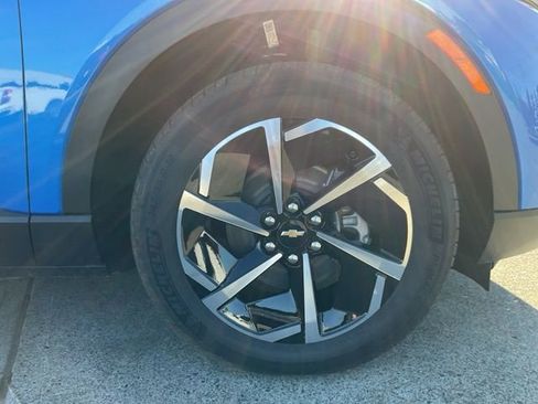 New 2026 Chevrolet Equinox EV LT image 24