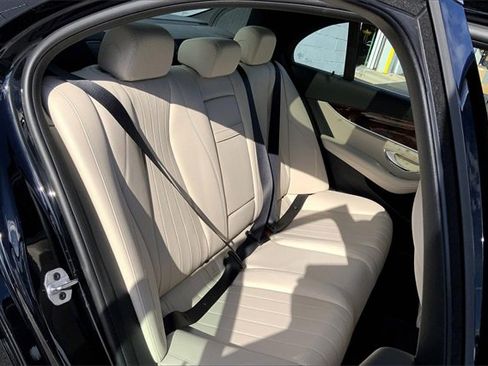 Used 2019 Mercedes-Benz E 300 4MATIC image 15