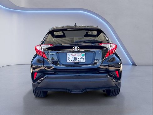 Used 2018 Toyota C-HR XLE FWD image 5