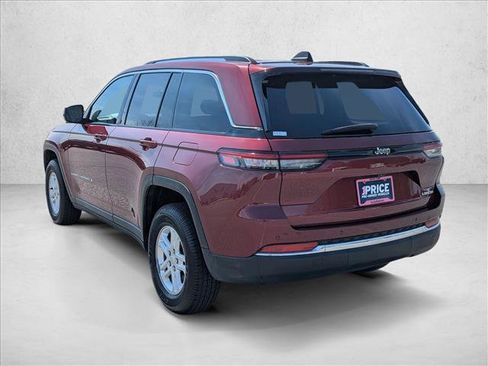 Used 2023 Jeep Grand Cherokee Laredo image 7
