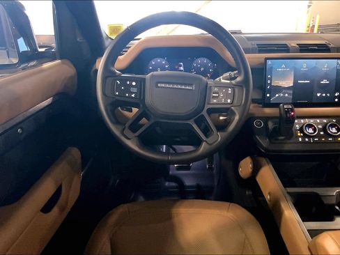 Certified 2025 Land Rover Defender 110 V8 AWD/4WD image 5