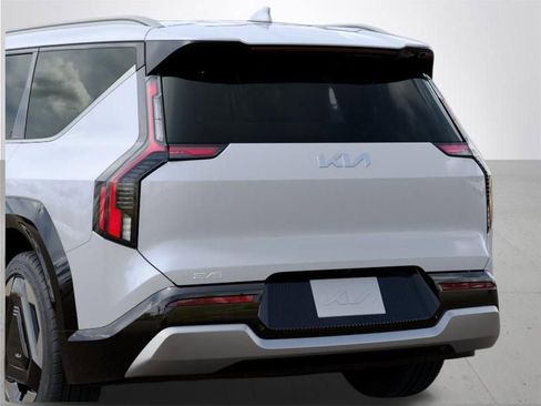 New 2026 Kia EV9 Land image 13