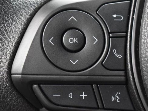 Used 2025 Toyota Corolla LE image 24