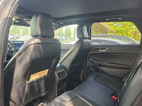 Used 2024 Ford Edge ST-Line image 5