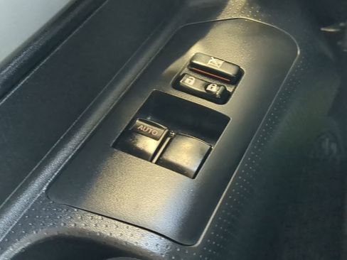 Used 2012 Toyota FJ Cruiser 4WD image 22