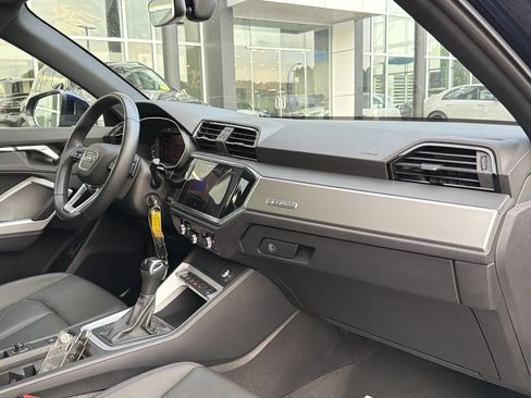 Used 2025 Audi Q3 2.0T Premium AWD/4WD image 19