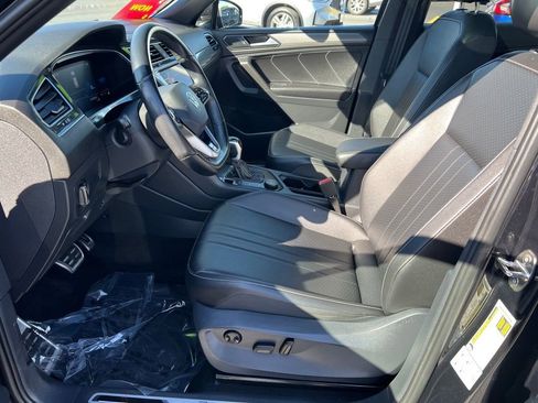 Used 2022 Volkswagen Tiguan SE R-Line image 14