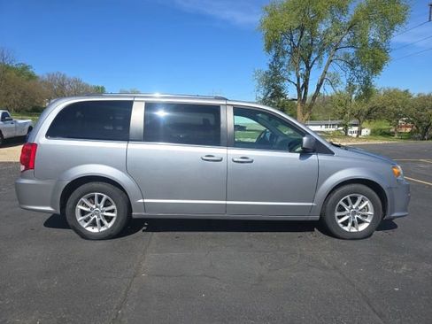 Used 2019 Dodge Grand Caravan SXT FWD image 7