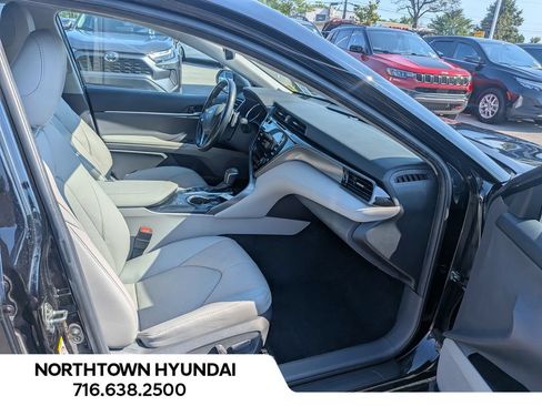Used 2019 Toyota Camry XSE FWD image 35