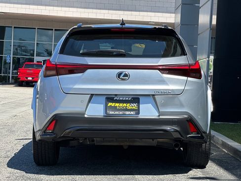 Used 2024 Lexus UX 250h F Sport image 5
