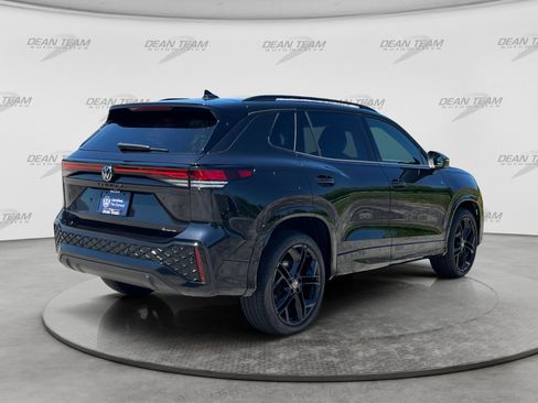 Certified 2025 Volkswagen Tiguan SE R-Line AWD/4WD image 8