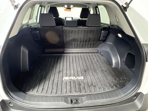 Used 2025 Toyota RAV4 XLE image 34