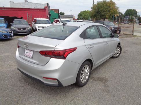 Used 2022 Hyundai Accent SEL FWD image 8