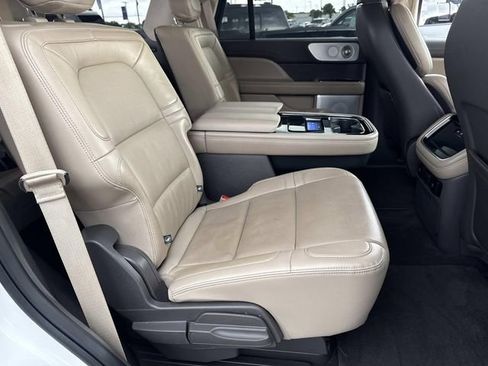 Certified 2023 Lincoln Navigator Reserve RWD image 13