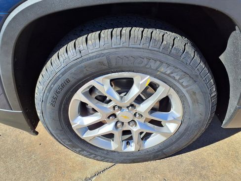 Used 2022 Chevrolet Traverse LS image 19