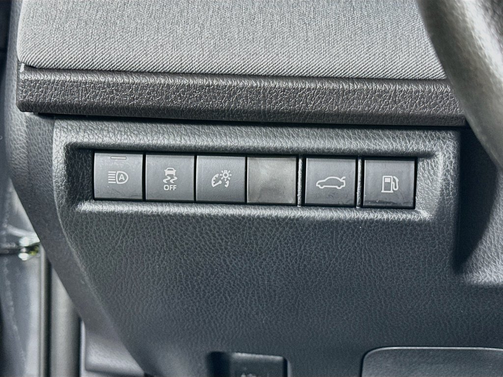 Used 2026 Toyota Camry LE w/ Convenience Package FWD image 10