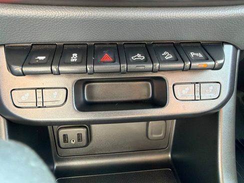 Used 2019 Chevrolet Colorado Z71 w/ Z71 Midnight Edition AWD/4WD image 21