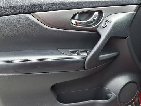 Used 2016 Nissan Rogue S AWD/4WD image 14