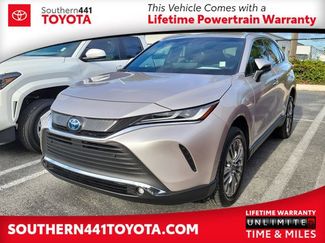 Used 2024 Toyota Venza XLE video 1