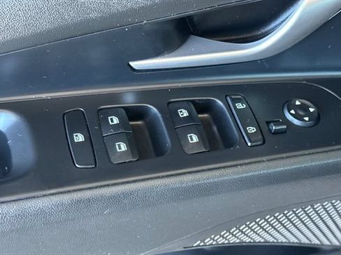 Used 2023 Hyundai Elantra SEL w/ Convenience Package FWD image 12
