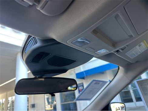 Used 2020 Ford Escape SE image 15