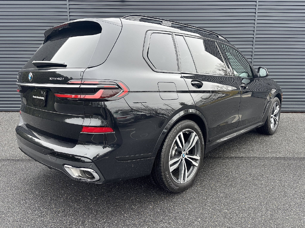 Used 2026 BMW X7 xDrive40i w/ M Sport Package AWD/4WD image 5
