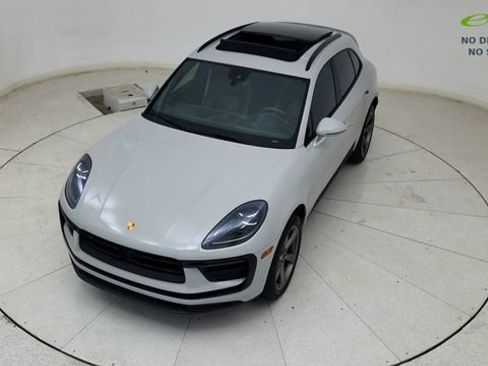 Used 2024 Porsche Macan AWD/4WD image 76