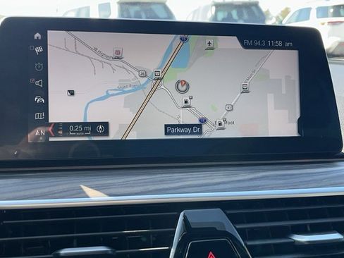 Used 2017 BMW 540i w/ Premium Package image 40