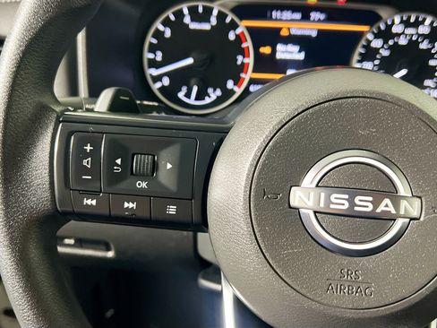Used 2024 Nissan Rogue SV FWD image 18
