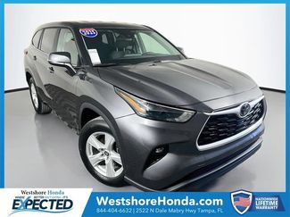 Used 2025 Toyota Highlander LE FWD video 1