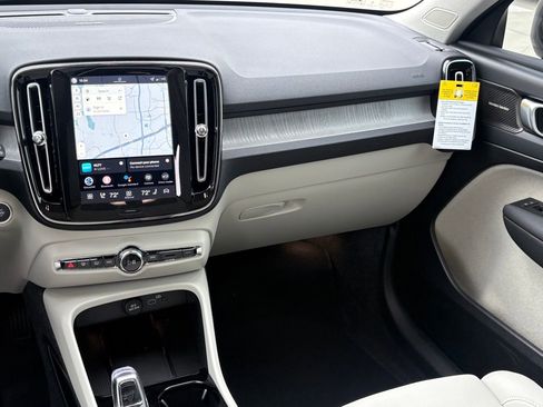 New 2026 Volvo XC40 B5 Ultra w/ Protection Package Premier AWD/4WD image 12