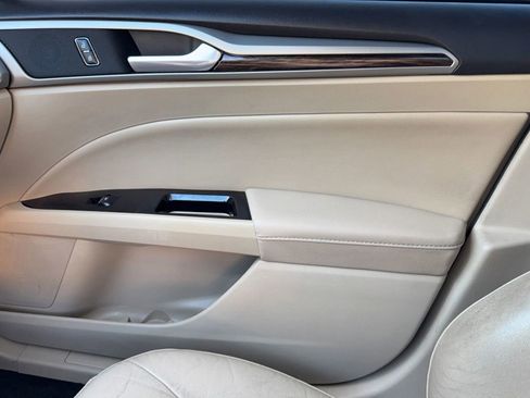 Used 2015 Ford Fusion SE w/ Equipment Group 502A image 26