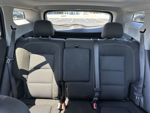 Used 2024 GMC Terrain SLE w/ Driver Convenience Package FWD image 13
