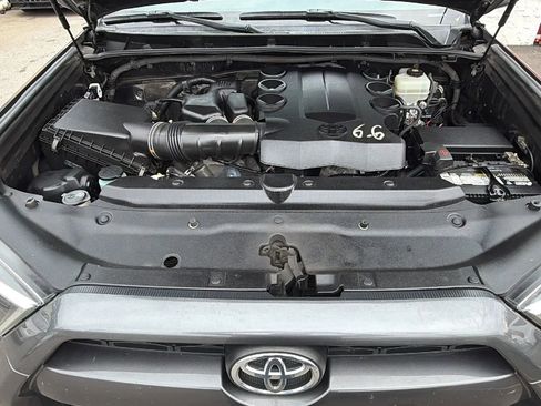 Used 2018 Toyota 4Runner SR5 Premium AWD/4WD image 24