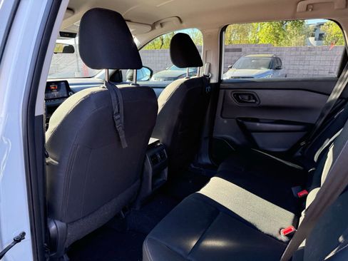 Used 2024 Nissan Rogue S image 10