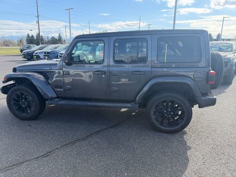 Used 2021 Jeep Wrangler Unlimited Sahara AWD/4WD image 3