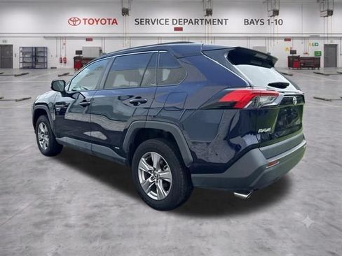 Used 2022 Toyota RAV4 XLE w/ Convenience Package AWD/4WD image 5