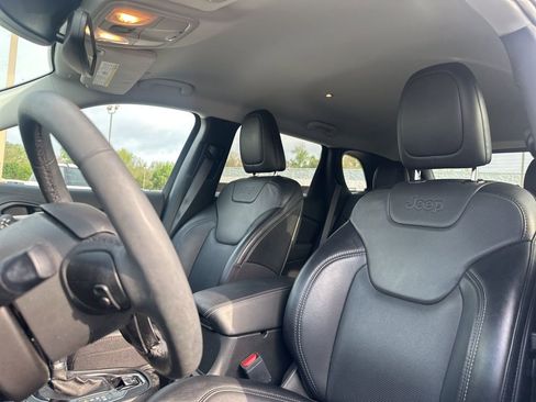 Used 2023 Jeep Cherokee Altitude Lux image 34