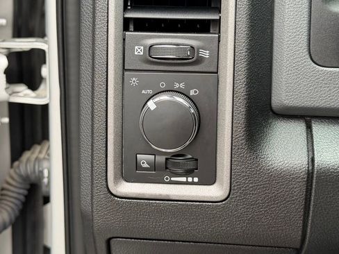 Used 2017 RAM 1500 ST w/ SXT Appearance Group image 38