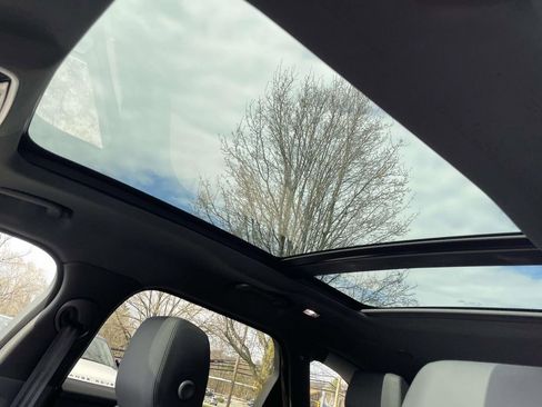 Used 2025 Land Rover Range Rover Velar S image 11