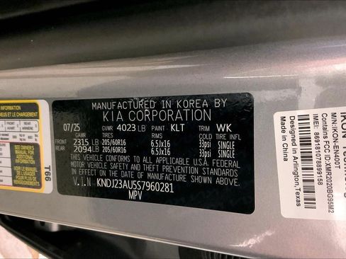 Certified 2025 Kia Soul LX w/ LX Technology Package FWD image 31