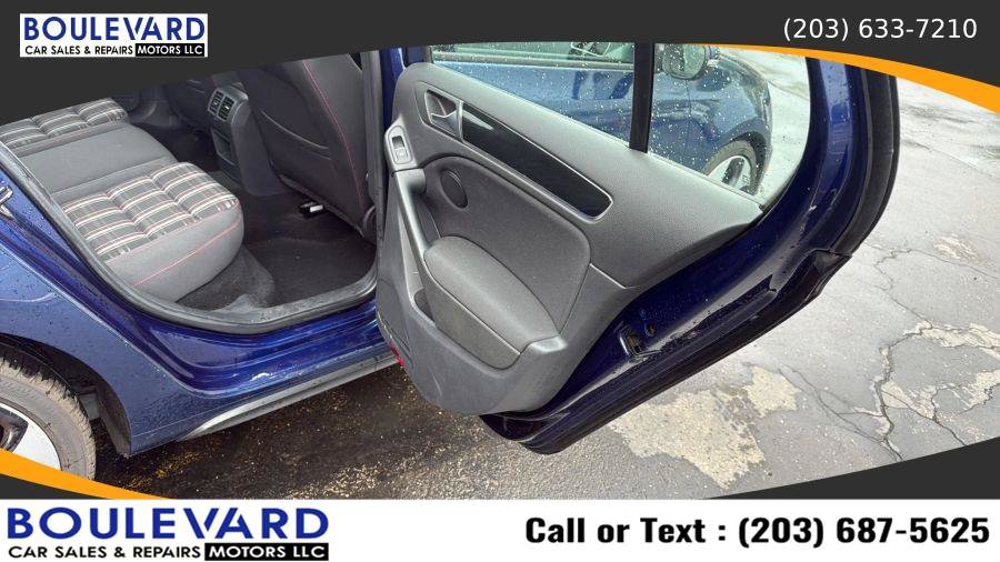Used 2013 Volkswagen Golf 4-Door FWD image 29