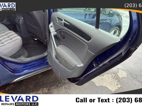Used 2013 Volkswagen Golf 4-Door FWD image 29