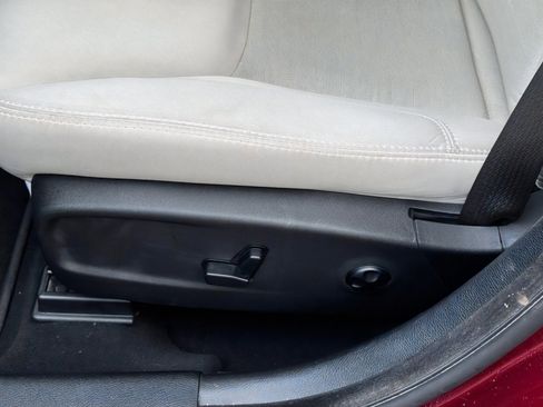 Used 2019 Chrysler 300 Touring w/ Sport Appearance Package image 16