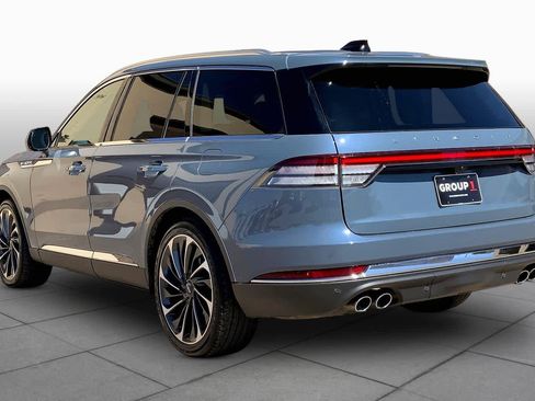Used 2025 Lincoln Aviator Reserve w/ Luxury Package RWD image 12