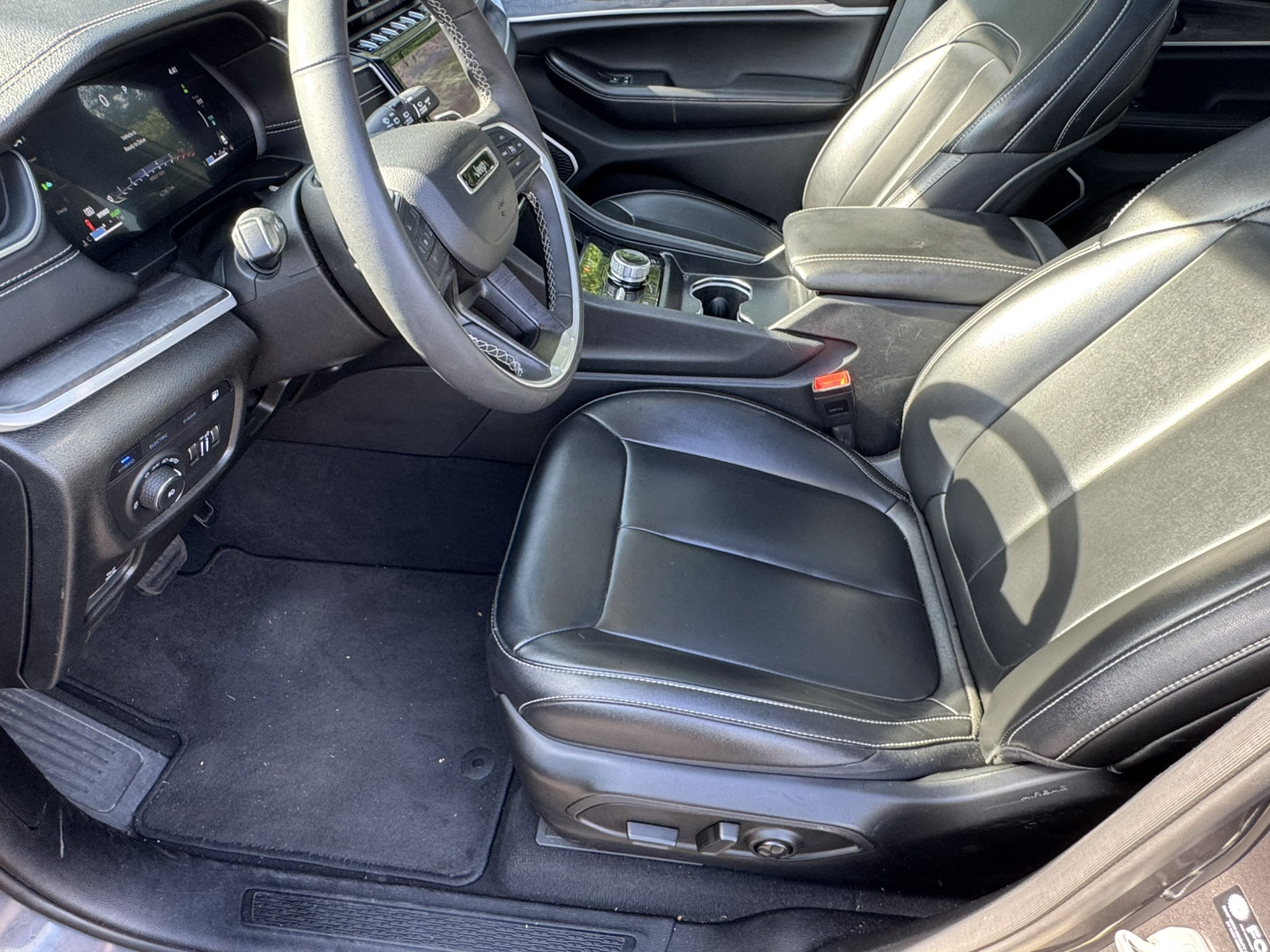 Used 2024 Jeep Grand Cherokee Limited 4xe AWD/4WD image 9